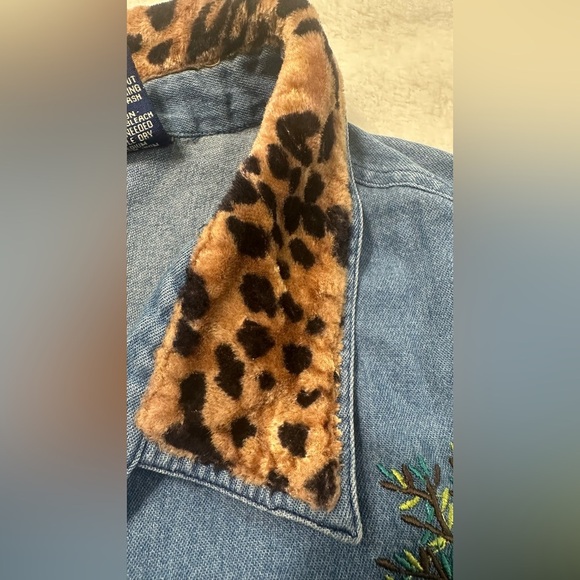 Vintage Giraffe Denim Shirt Women’s Size 2X Blue Safari Embroidered Medium Wash - Picture 14 of 16